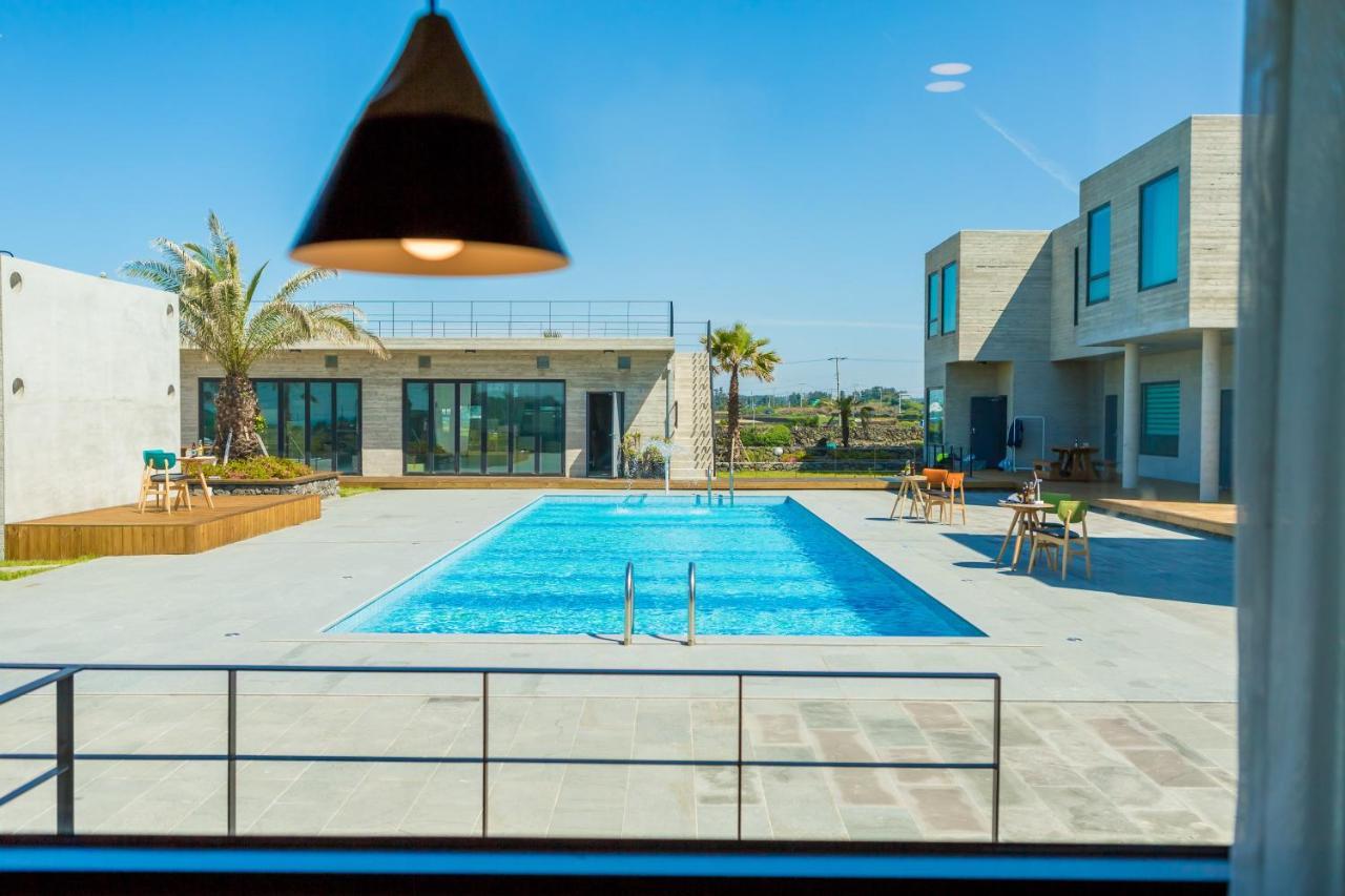 Lunamar Pension Jeju by Eksteriør bilde