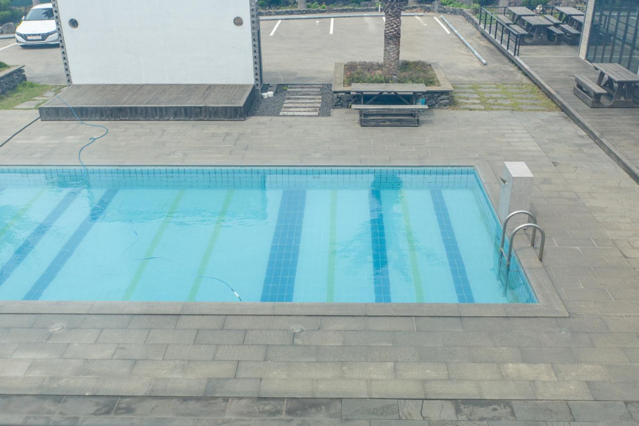Lunamar Pension Jeju by Eksteriør bilde