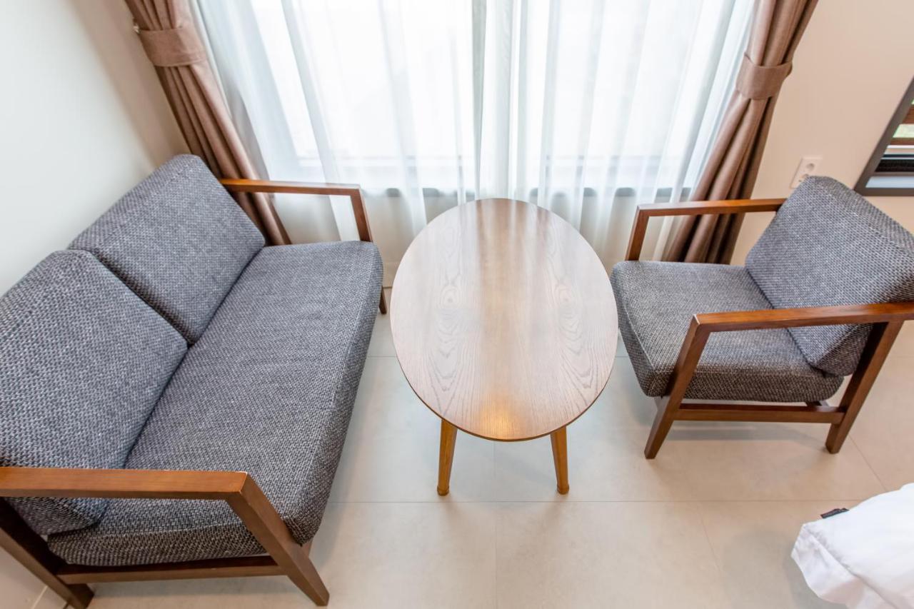 Lunamar Pension Jeju by Eksteriør bilde