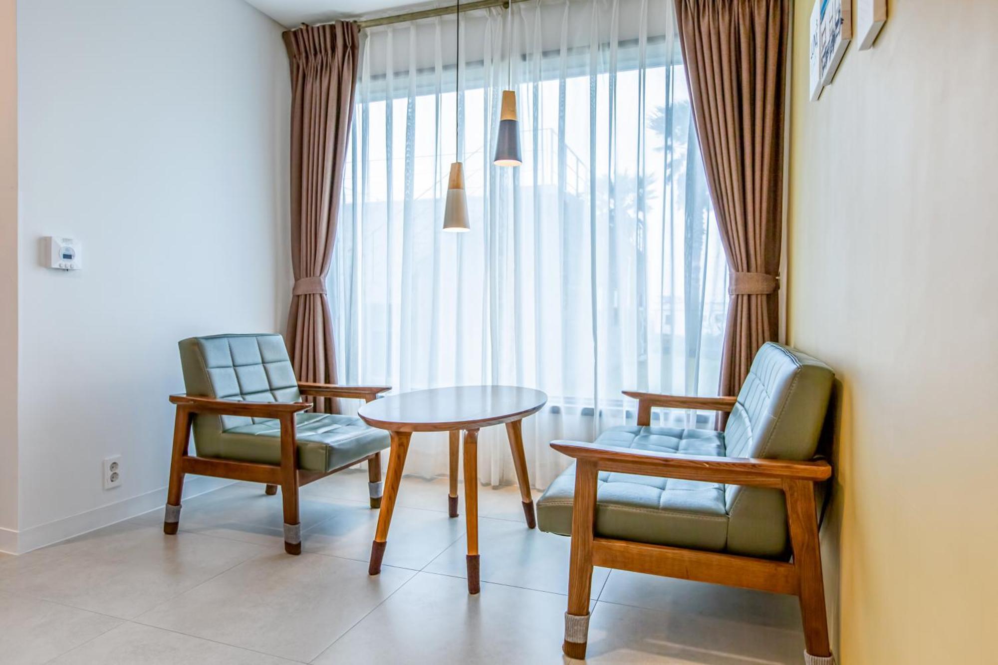 Lunamar Pension Jeju by Eksteriør bilde