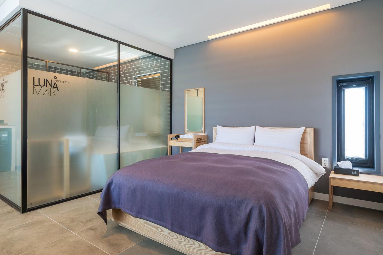 Lunamar Pension Jeju by Eksteriør bilde