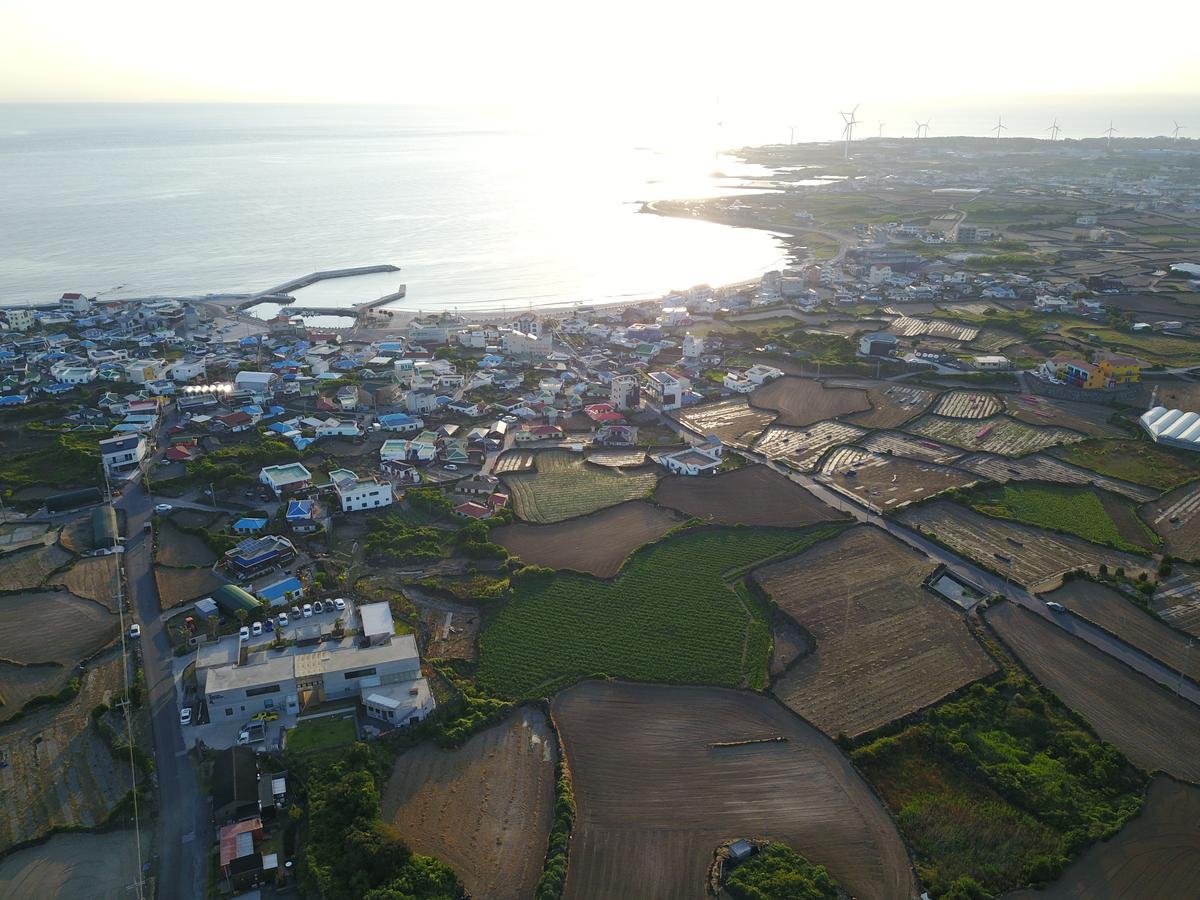 Lunamar Pension Jeju by Eksteriør bilde