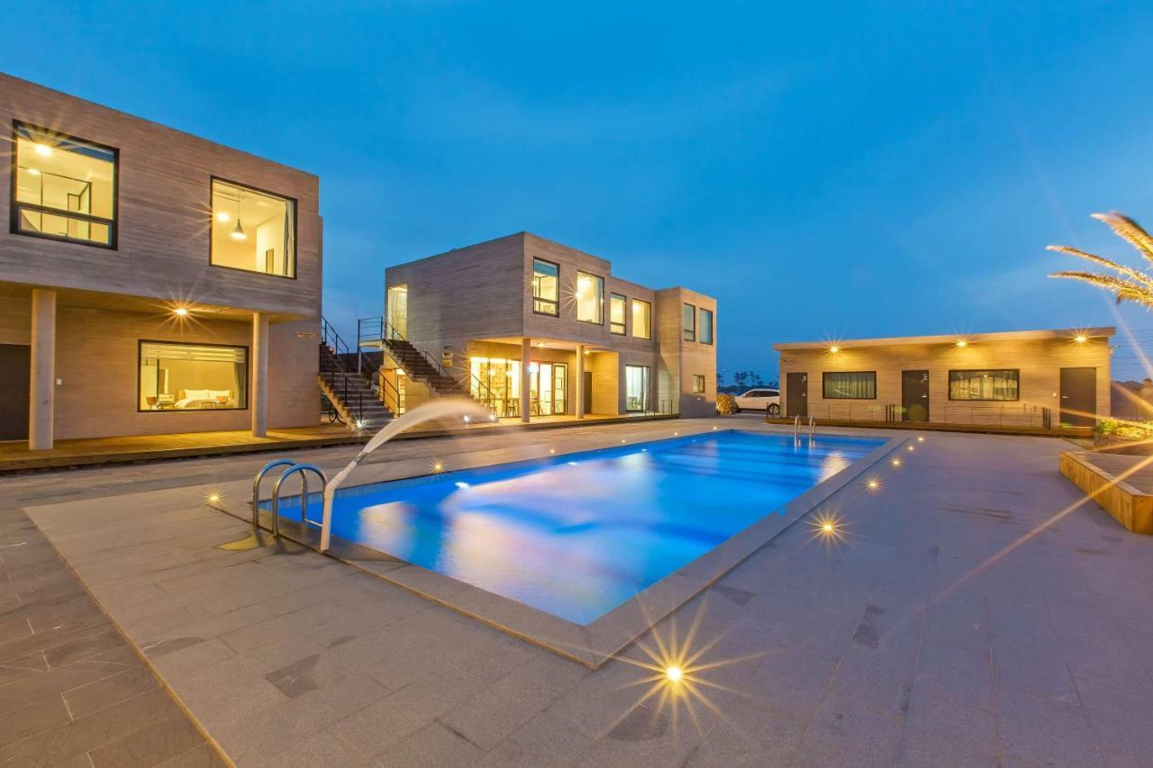 Lunamar Pension Jeju by Eksteriør bilde